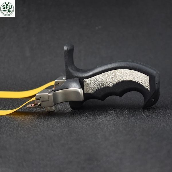 Tactical slingshot &ldquo;Grip Hunter&rdquo; with sight